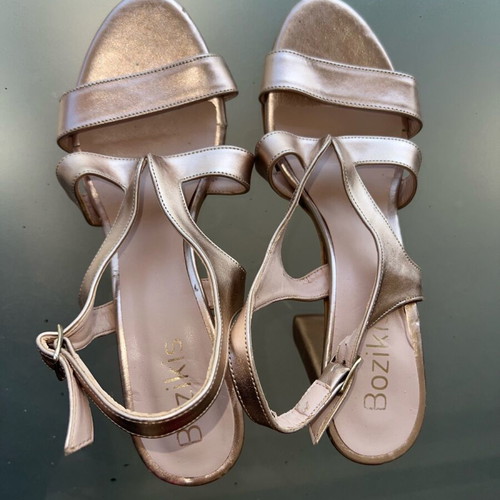 Bozikis gold pumps sandals like new size 40