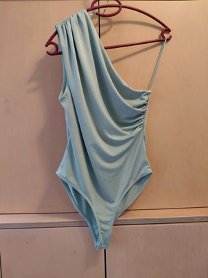 Zara asymmetrical bodysuit medium, like new, mint green