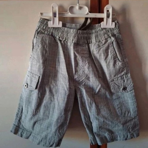 Boys' shorts and t-shirts pack size 5Y like new, multicolor