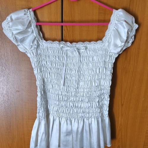 Mezzo satin white top like new, size M