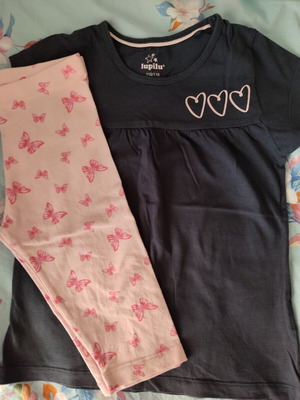 Girls' clothing set used, size 4-6 years