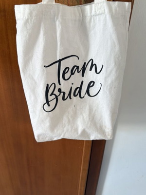 White canvas shoulder bag like new