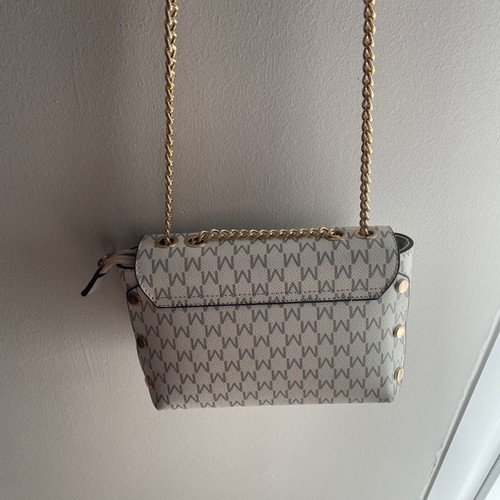 Shoulder bag used, crossbody and shoulder for all-day wear