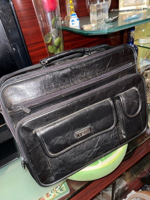 OMAYA leather briefcase black like new