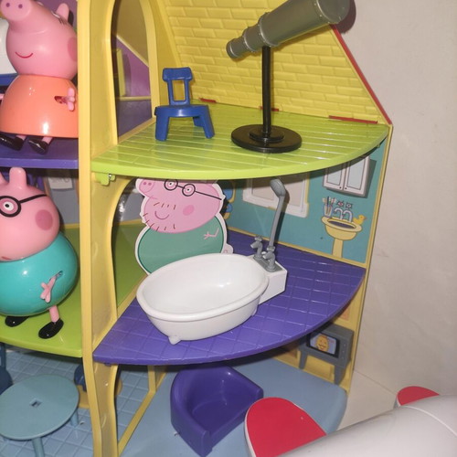 Peppa Pig large three-story house, airplane, car, train and 9 figures set like new