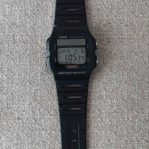 Casio WL-100 Solar vintage watch used, 1980s model