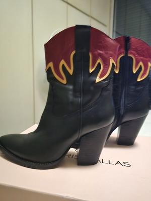 Tsakiris Mallas women's cowboy booties black leather flame pattern, 10cm heel