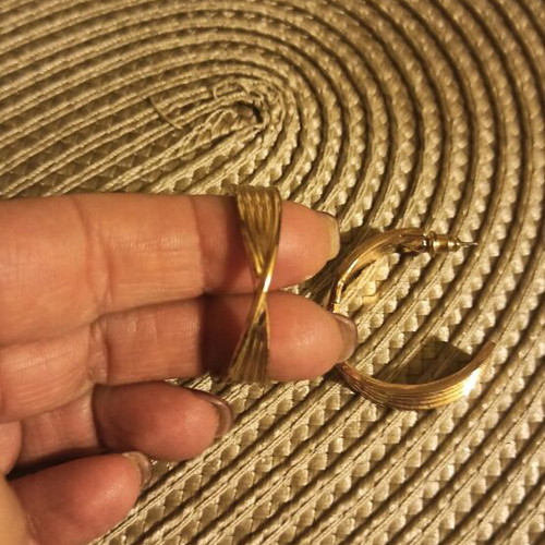 Earrings hoops like new, pack of 3 pairs gold-colored