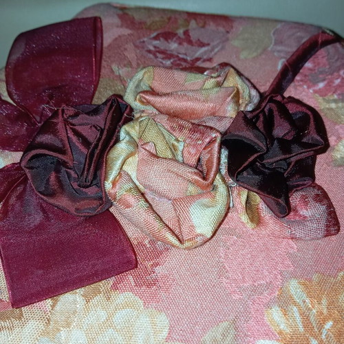 Fabric large jewelry box like new in shades of pink, white and burgundy 18"