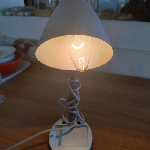 Desk lamp with pencil holders like new