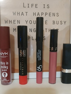 Προϊόντα χειλιών μεταχειρισμένα NYX, Avon, Golden Rose, Sephora