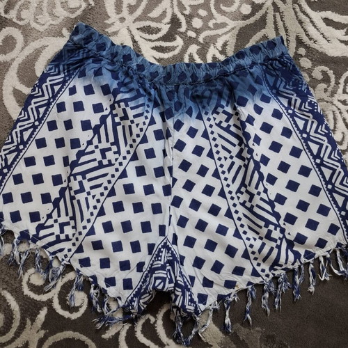 Platinum summer shorts used, size M-L, white and blue