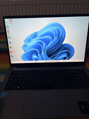 Acer Aspire Lite 15 laptop like new, 8GB RAM, 256GB SSD
