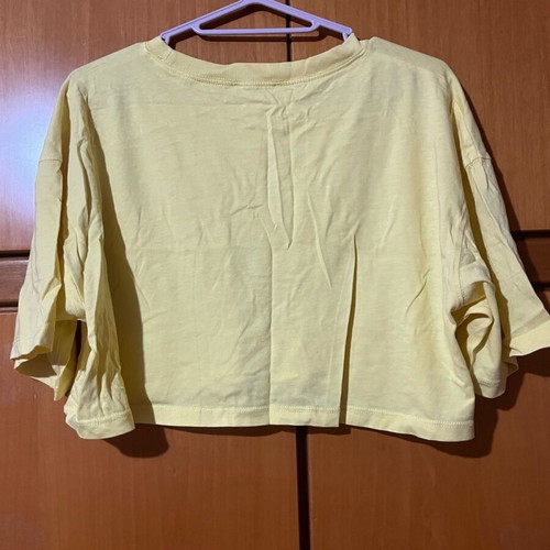 Terranova crop top size XS/S, pastel yellow, like new