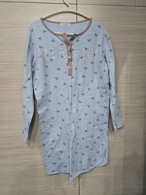 Minerva nightgown like new, size S, blue