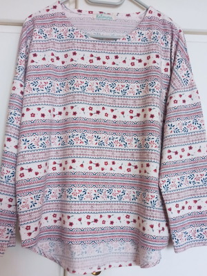 Kalimera blouse cream with small flowers, long sleeves, like new, one size