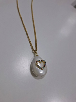 Steel gold necklace like new with heart pearl-type multicolor