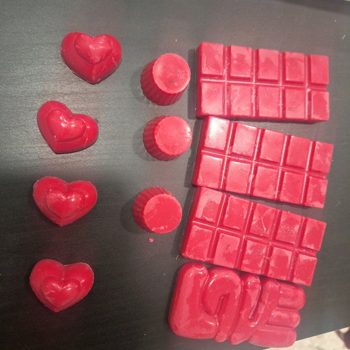 Wax melts made to order with ginger cookies and other scents
