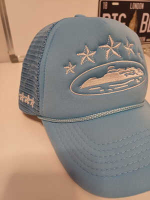Corteiz hat turquoise, like new, modern and comfortable