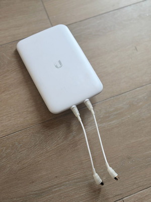 Ubiquity Unifi UMA-D antenna for UAP-AC like new with all accessories