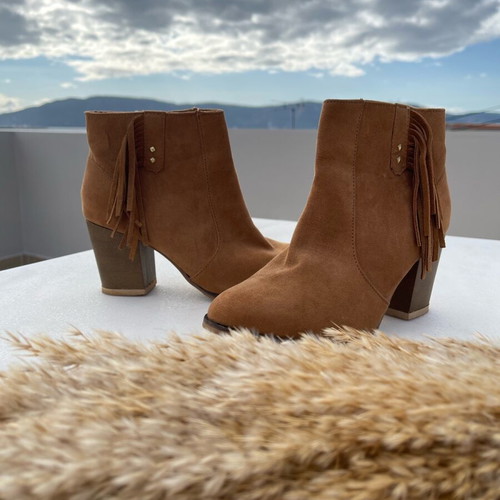 Bershka ankle boots camel with fringes like new, size 37