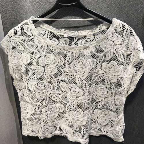 White lace top Bershka like new, boxy fit, one size
