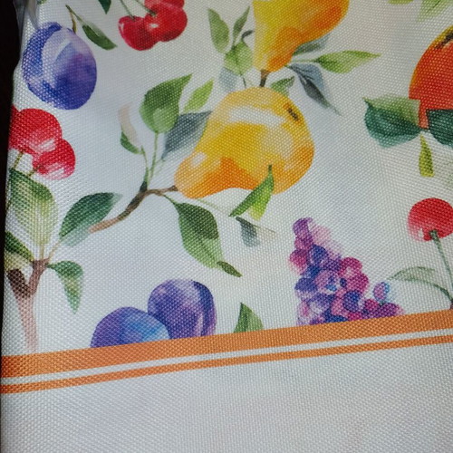 Tablecloth 1.40x1.80 with fruit design and gift plastic tablecloth