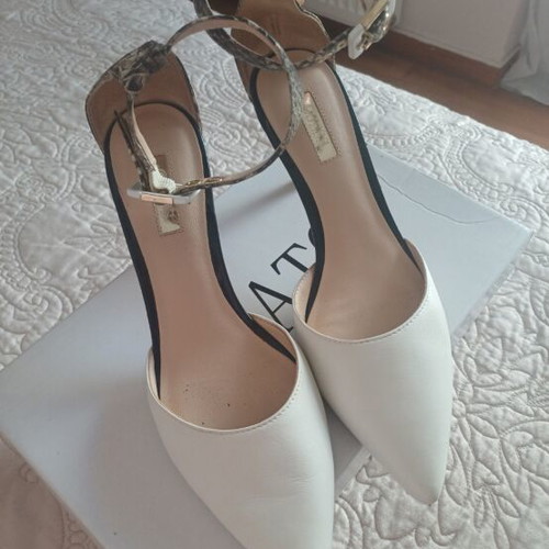 Guess heels like new, white and beige