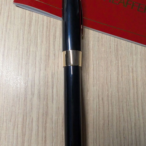 Sheaffer Imperial set pen (Fine) and black & gold pen like new