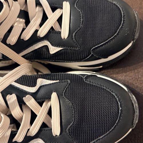 Superdry sneakers athletic like new, size 39.5-40, black and white