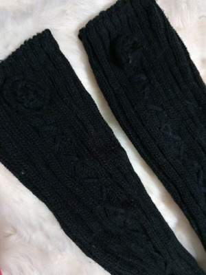 Knitted leg warmers like new, black