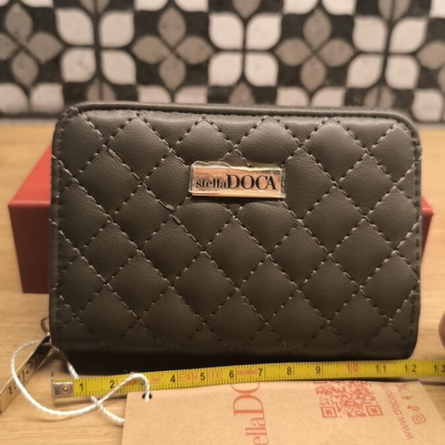 Doka wallet unused, khaki color