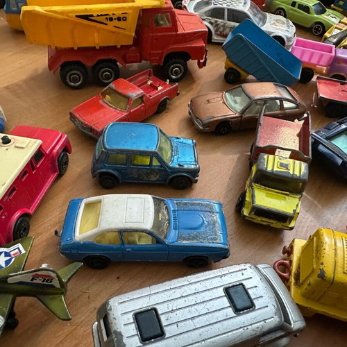 Collectible metal toy cars used, rare pack of 160 pieces