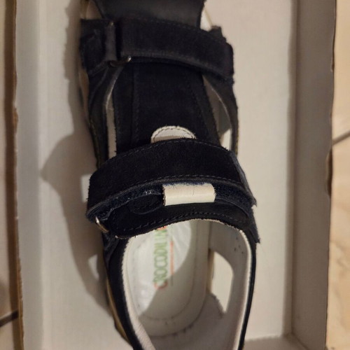 Crocodilino sandals size 33 blue like new for boys