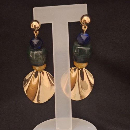 Long earrings like new with 3 beads