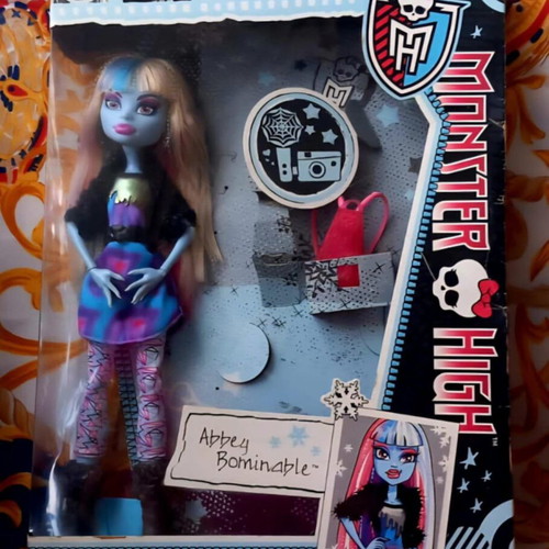 Monster High Abbey Bominable "Picture Day" doll like new, 2012, open box