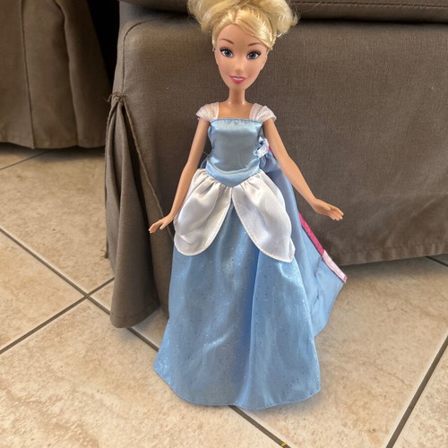 Cinderella Princess Doll with 2-in-1 Dress like new