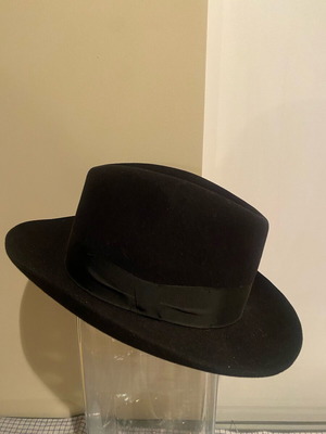Black hat like new, size 60