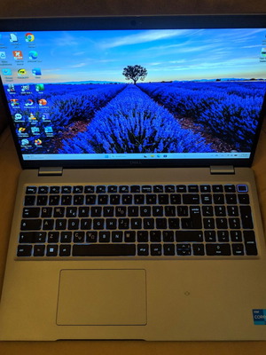 Dell Latitude 5520 λάπτοπ σαν καινούργιο, i5 1135G7, 16GB RAM, 256GB SSD, FullHD