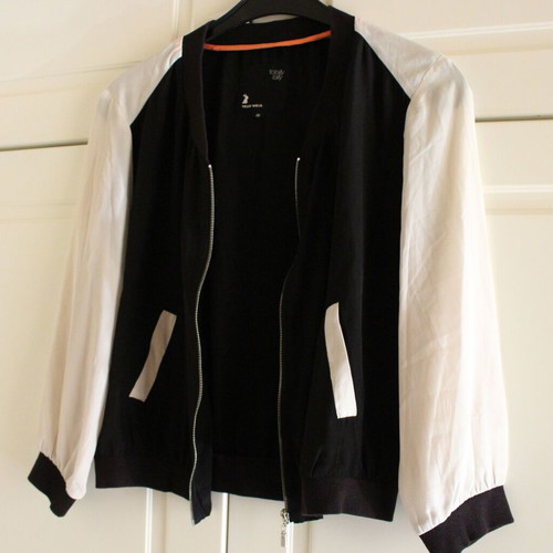 Cardigan white/black like new, size M