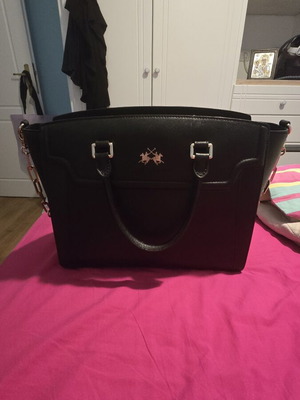 La Martina leather handbag black like new, medium to large size