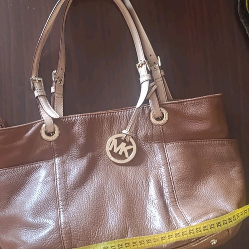 Michael Kors handbag like new, brown soft leather