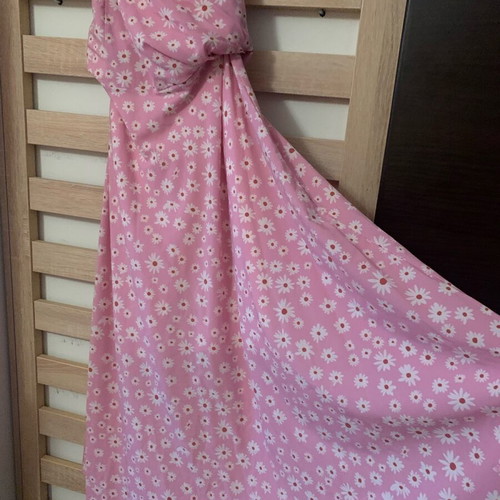 Dress small new, pink with white daisies, midi length