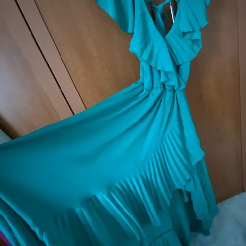 BSB evening dress like new, size 40, emerald color