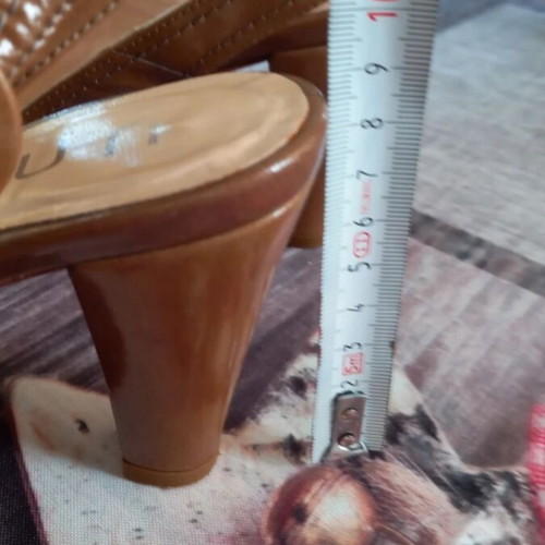 Unisa patent leather slingback shoes 37 like new, light brown peep toe