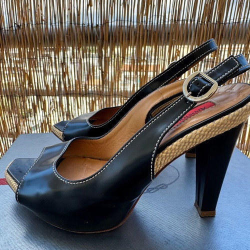 Heeled sandals new, black leather, size 37