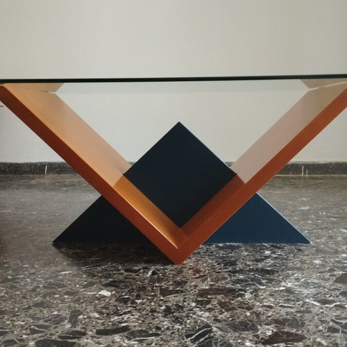 Coffee table like new with solid wood, glass top and blue MDF support