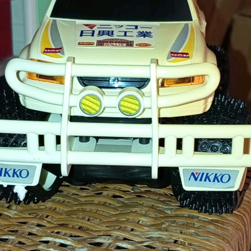 Nikko remote control cars new, set of 2
