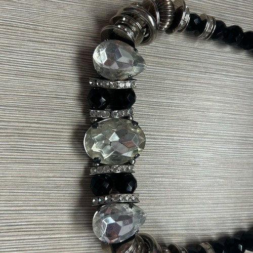 Women's necklace like new, black and silver