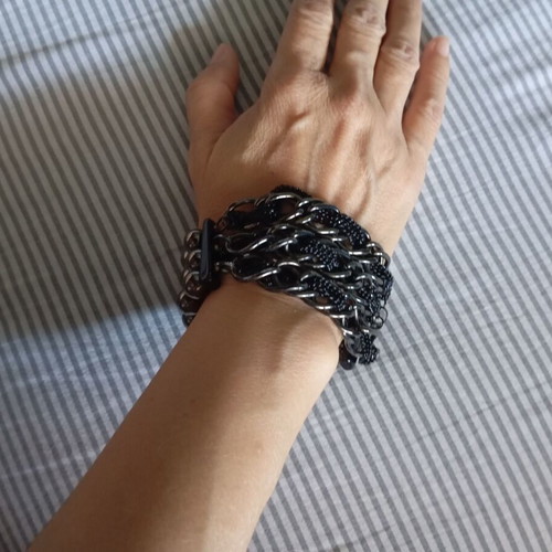 Bracelet new with pearls and chains, gray and black